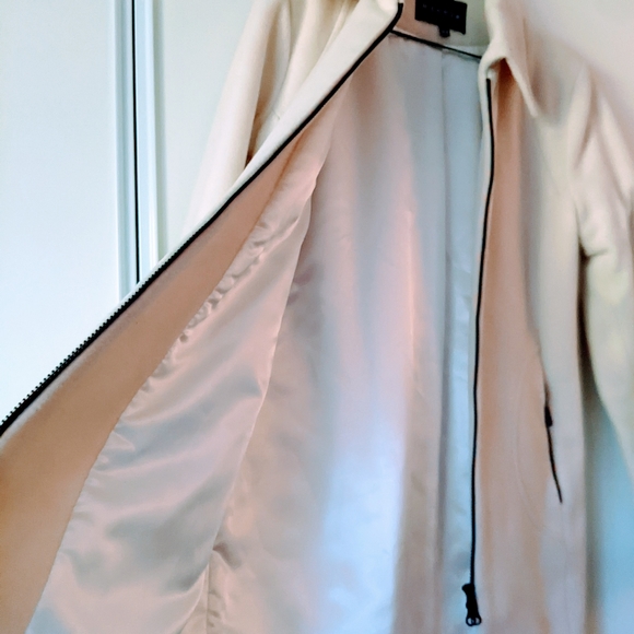 Gorgeous Cream Wool Jacket - Picture 2 of 6